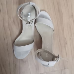 Sandals size 7.5 (38)